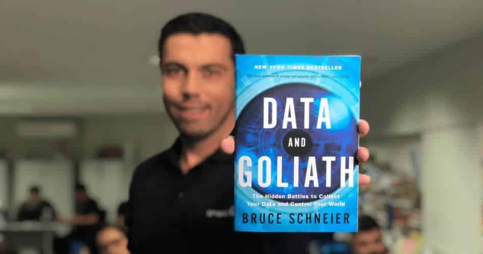 Book Data and Goliath - Bruce Schneier