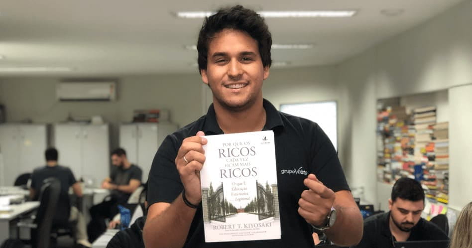 Libro "Por Qué Los Ricos Se Vuelven Más Ricos"