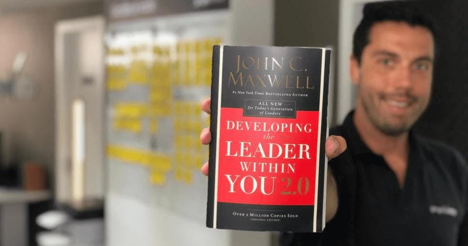 Developing The Leader Within You 2.0 - John C. Maxwell
